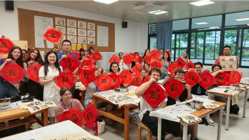 国际交流 | 汉语为桥连山海，文化作舟共潮声——2026意大利青少年访琼交流团活动侧记